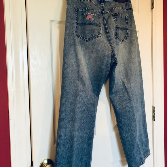 U.S. Polo Jeans Medium Wash Lightly Distressed - Picture 5 of 8